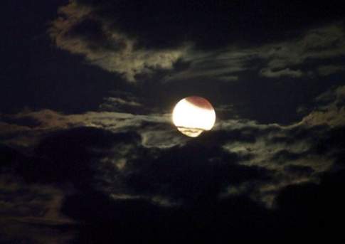 Лунное затмение смогут наблюдать жители Казахстана сегодня ночью